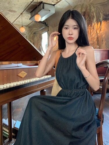 Black Off-the-Shoulder Vacation Style Dress 2025 Design Fitted Waist Slimming Sleeveless V-Neck Long Dress for Women Summer