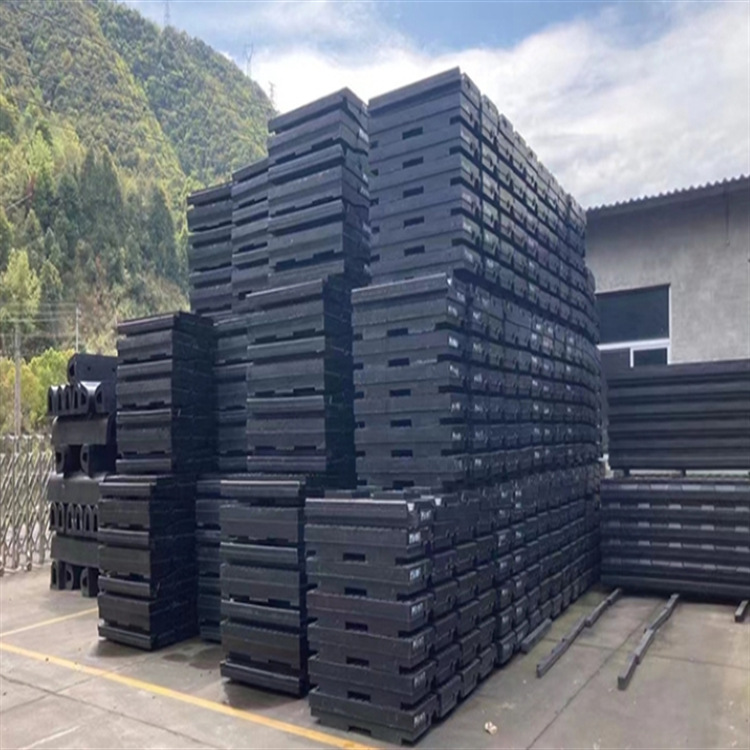 buena resistencia al desgaste de la placa de paso ferroviario con varias especificaciones de placa de pavimentación de caucho para carretera equipo de construcción de mina