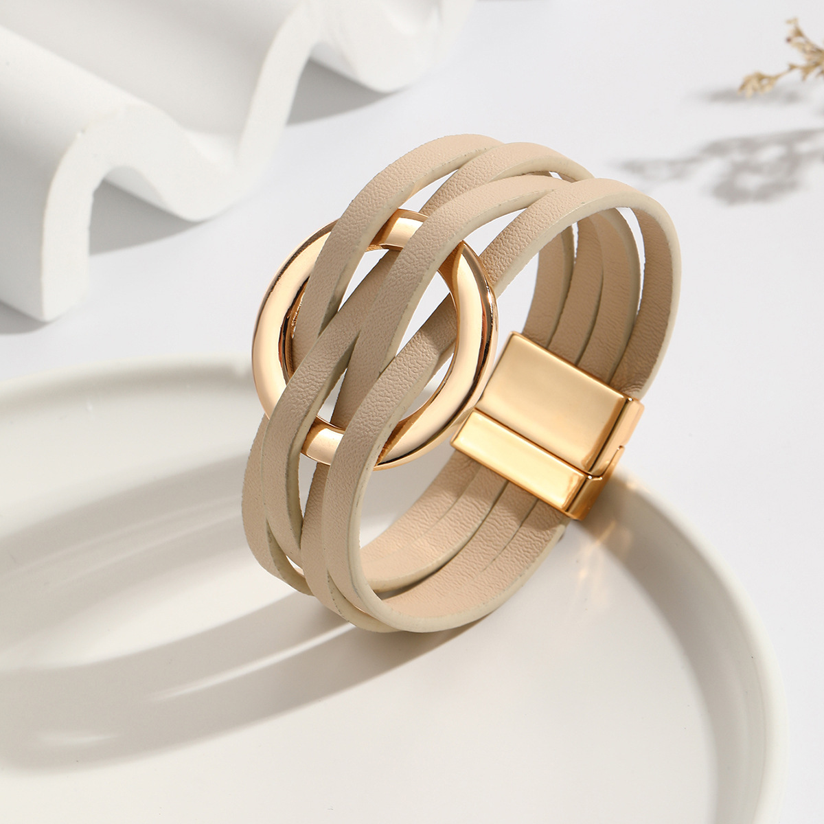 Round Pattern Classic Style Round Pu Leather Alloy Criss Cross Plating Women's Bangle
