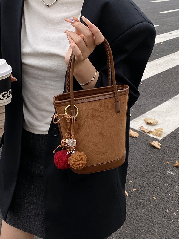 Otoño y invierno retro gavet bolso de cubo de mano mujer 2025 nuevo estilo de alto nivel retro versátil bolso de hombro image 3
