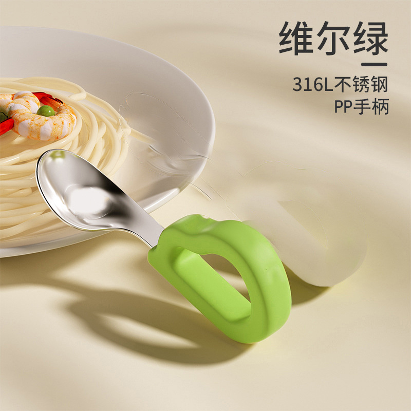 赤ちゃんが自立して食べるためのベビースプーントレーニング、食べることを学ぶための特別な食事|undefined