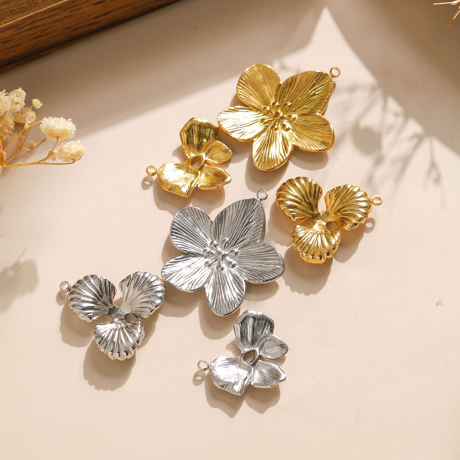 DIY Jewelry Accessories Classification 1 Piece Quantity 1 Piece 304 Stainless Steel Flower Pendant