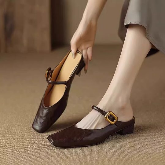 Slimming retro square head thick heel Mueller shoes women's spring and summer 2025 after the air to wear a word with a covered head half slippers