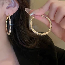 耳环;耳钉;项链