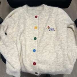 厂家直销秋冬糖果色扣子毛衣开衫女小狗刺绣软糯外套甜美百搭美式