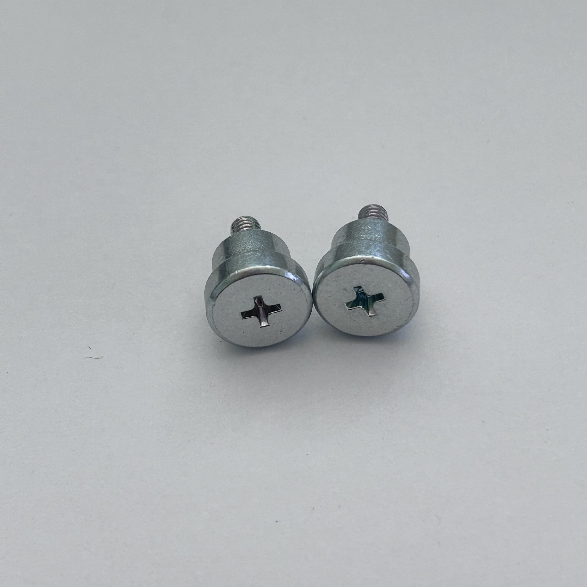 昇沪DKBA0.480.6028（十字圆柱头台阶螺钉）M4X17三价铬彩锌