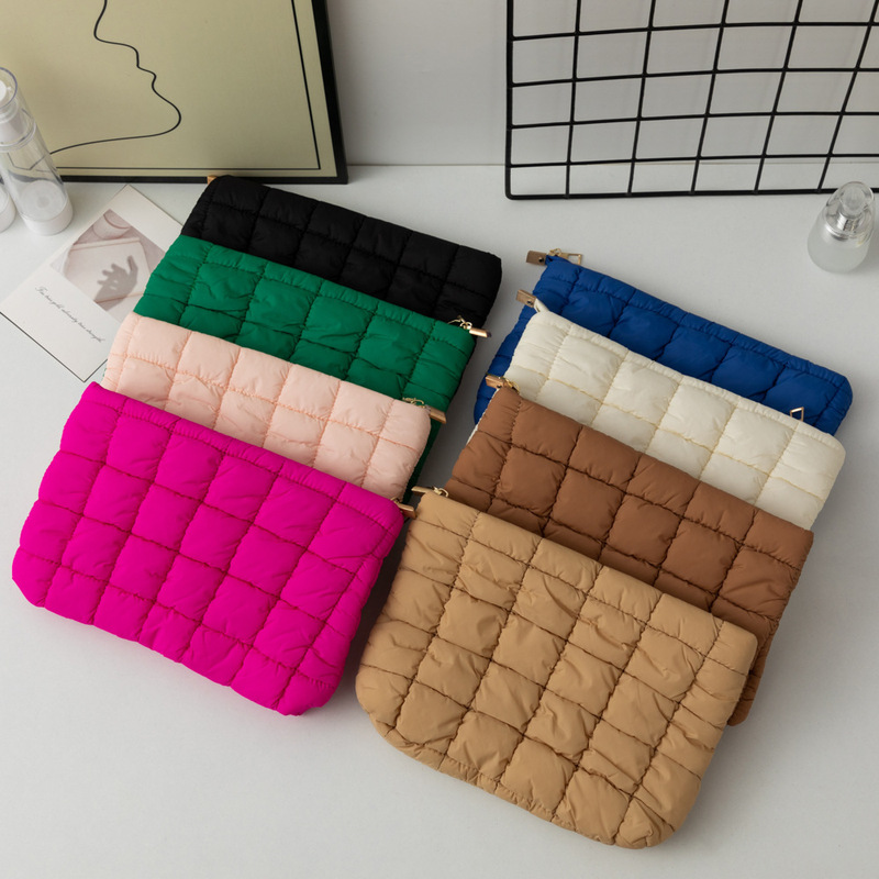 Solid Color Clutch Bag Women's 2024 New Winter Fashionable Square Down Bag Fashionable All-match Casual Western Style Small Bag Solid Color Clutch Bag Women's 2024 New Winter Fashionable Square Down Bag Fashionable All-match Casual Western Style Small Bag