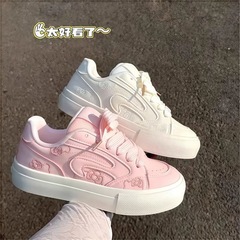 小白鞋拼接猫咪设计面包鞋女休闲小众设计滑板鞋厚底防滑运动鞋