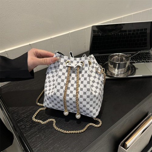 Spring New Fashion Chain Handbag Shoulder Top Handle Bucket Bag Women's Bag Supports Large Wholesale Mixed Batch