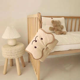 2025年新款婴儿便携式隔尿垫可折叠尿布包多功能防水尿垫