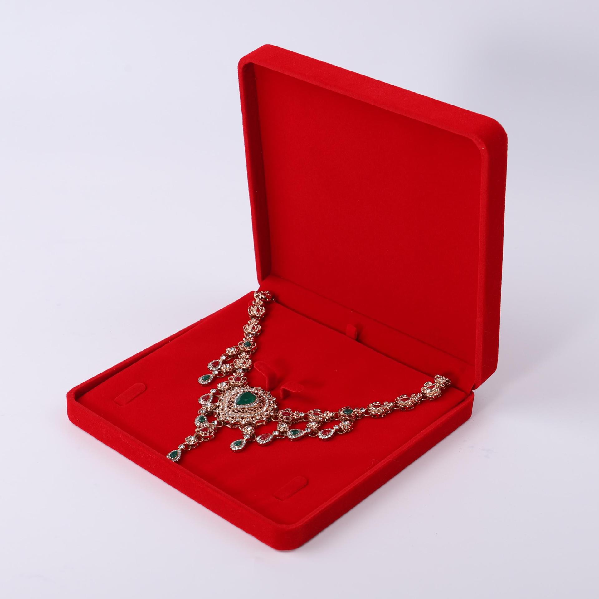 Fuente fábrica venta directa franela joyería caja de embalaje collar pendientes caja de anillo pulsera colgante caja de cadena de mano al por mayor