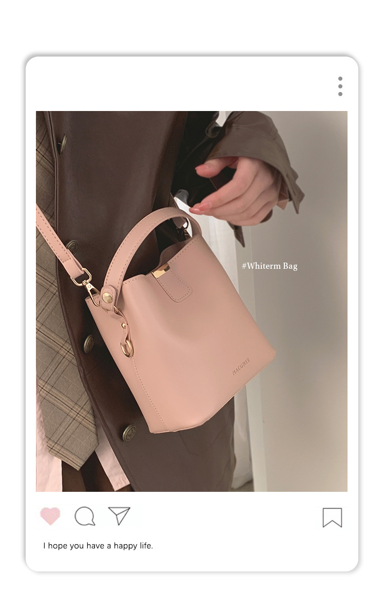 Women's Pu Leather Solid Color Elegant Magnetic Buckle Bucket Bag display picture 1