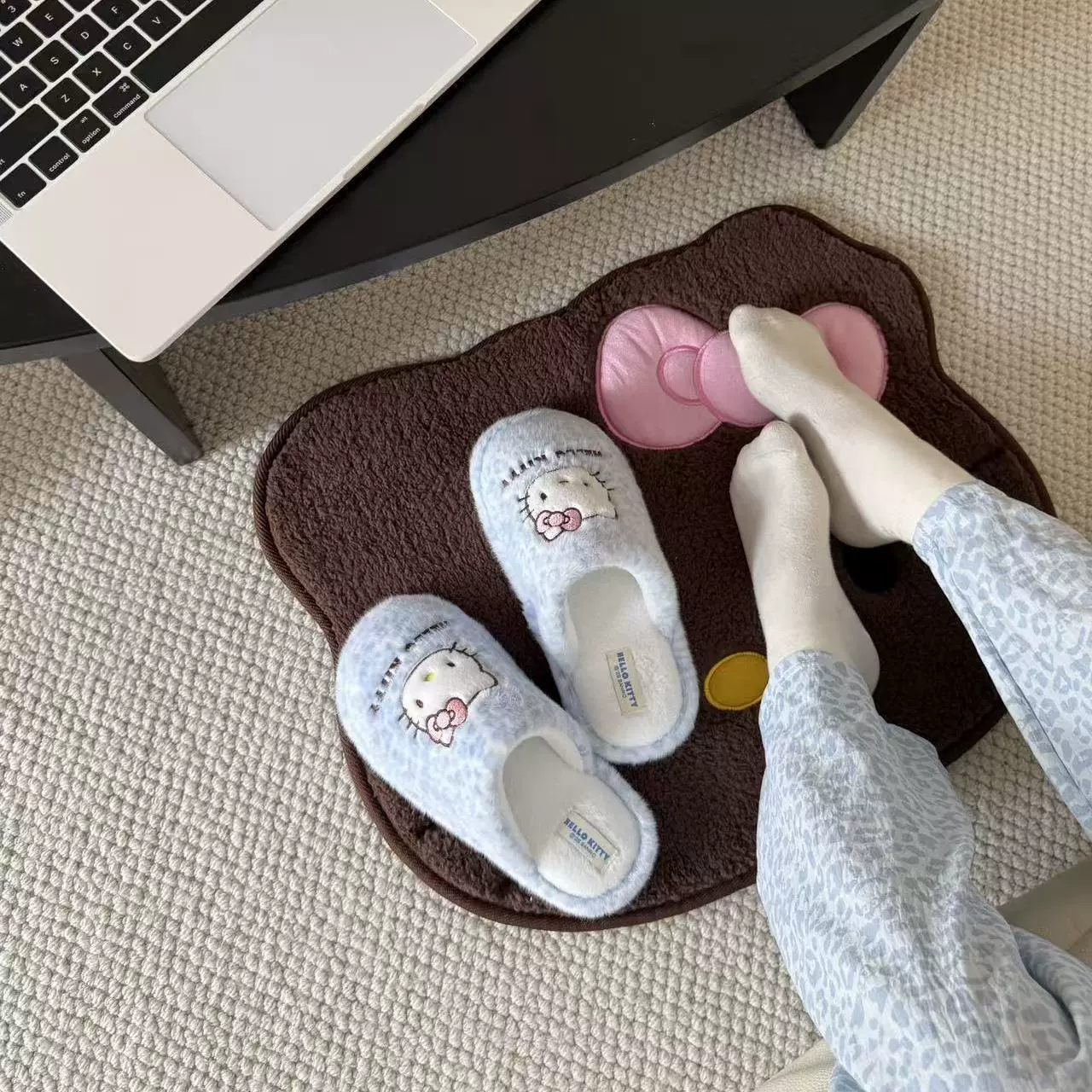 Полусезонные тапочки Hello Kitty (Hello Kitty), плюшевый верх и противоскользящая подошва, 36–41