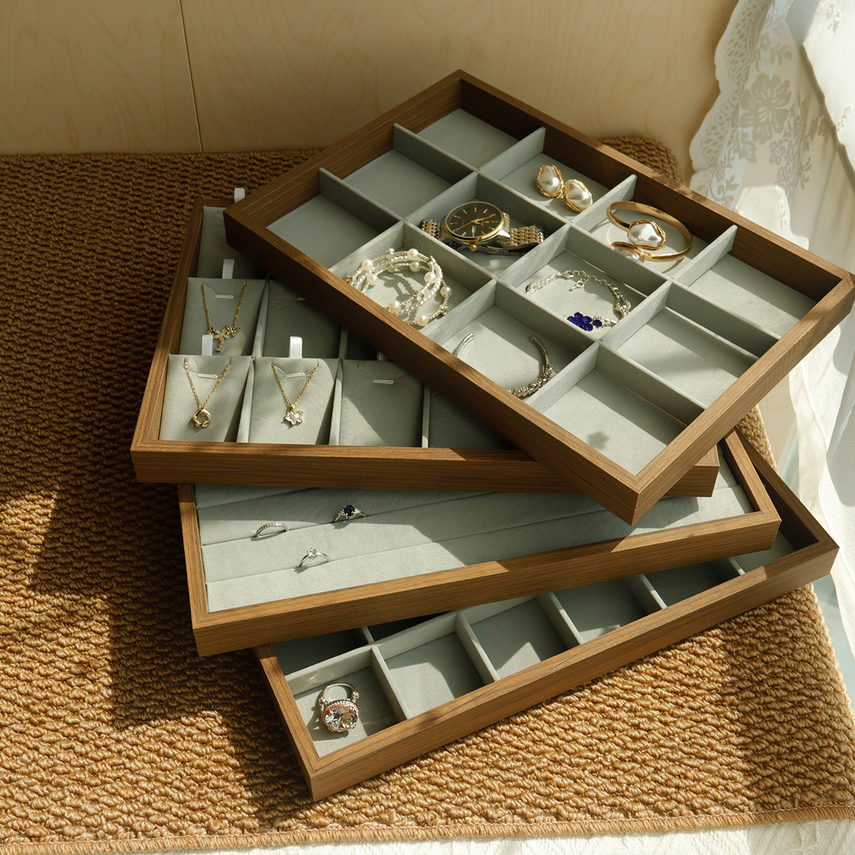 �ں����������������������ִ�ľ�ʳ�������������Ʒ���ɺб�Я