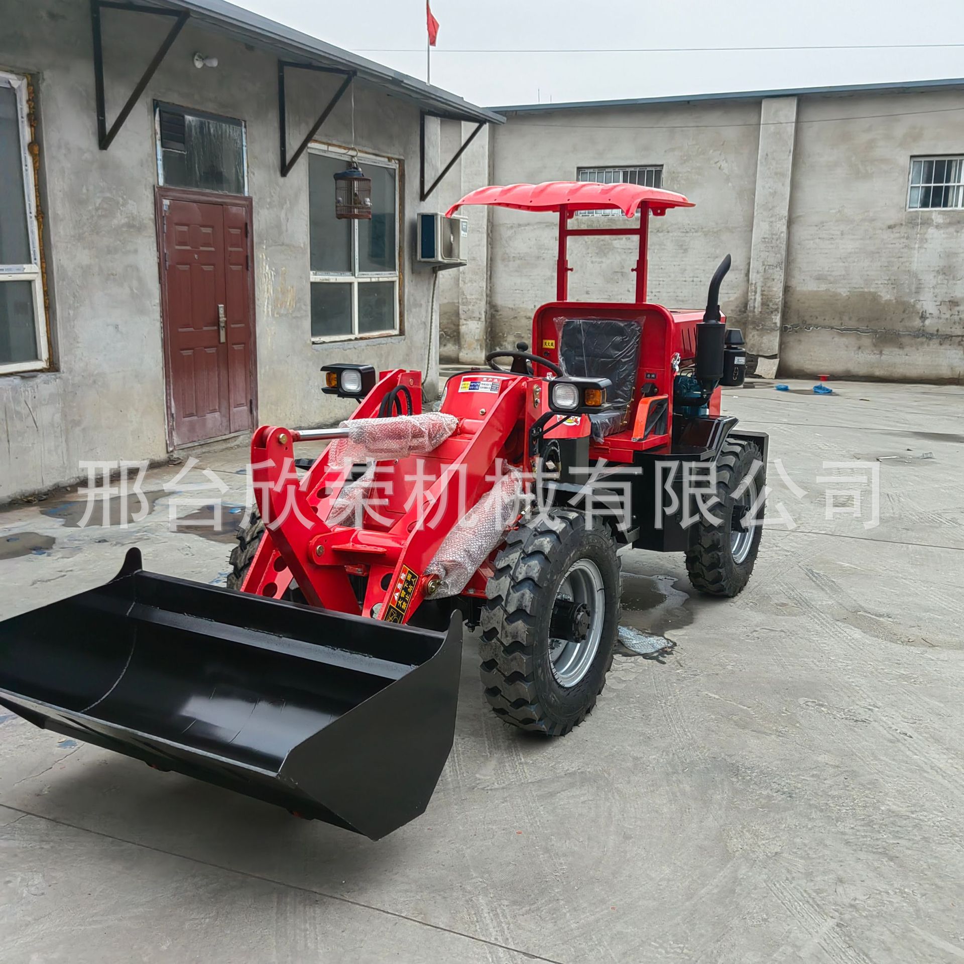 铲车装载机四驱电动小型25马力建筑工地推土机多功能抓草机