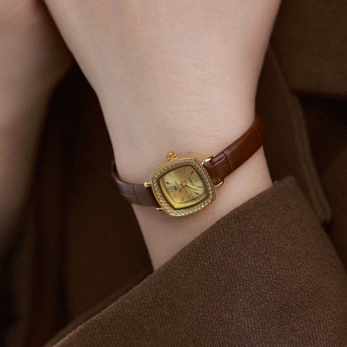 BS retro hot-selling factory direct sales foreign trade Japanese and Korean retro three-dimensional carved mousse leather temperament women's watch FA1788