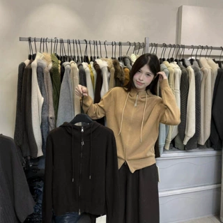 唯一家VI+秋冬简约慵懒风百搭显瘦抽绳连帽双拉链针织开衫女53051