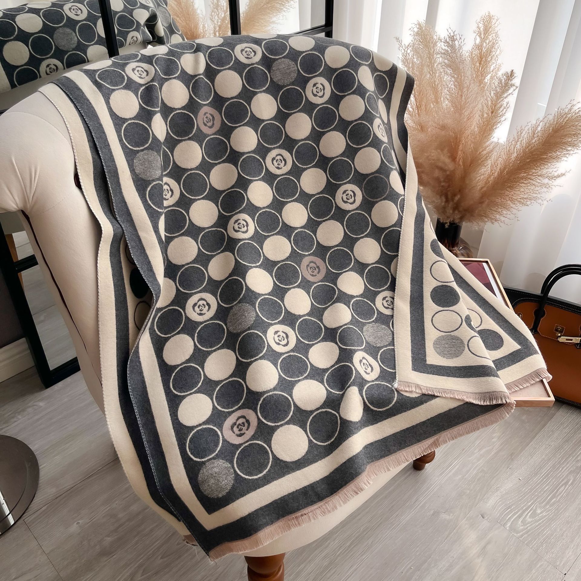 Camellia impresa de alta sensibilidad punto de onda imitación de cachemira bufandas calientes para mujeres bufandas cortas bordas bufandas calientes otoño invierno