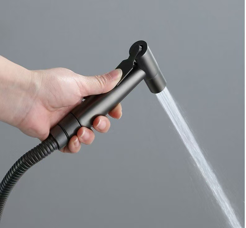 Manufacturer wholesale household toilet spray gun cleaner, multi-functional pressure-increasing nozzle, handheld set for scale removal undefined