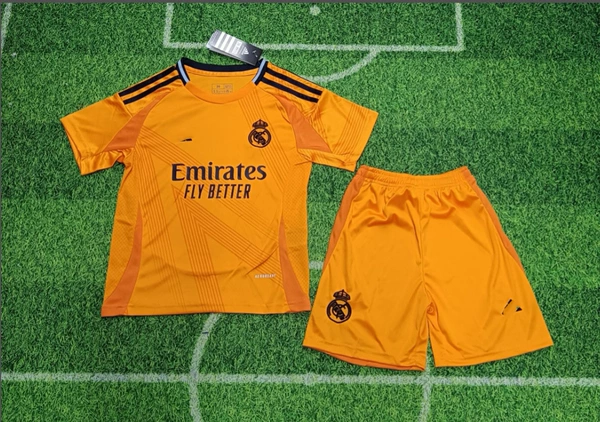 24-25 Real Madrid away
