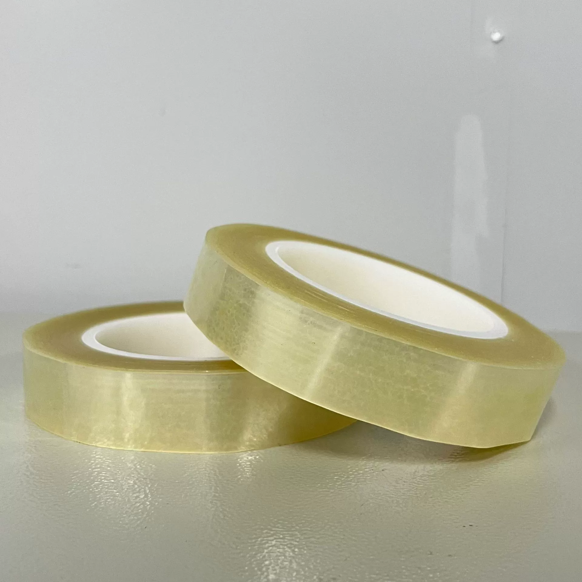 Высокоадгезивная резиновая лента типа PET, бесшумная, с эффектом слезы, бесшумная упаковка, без остатков, высокая прозрачность.