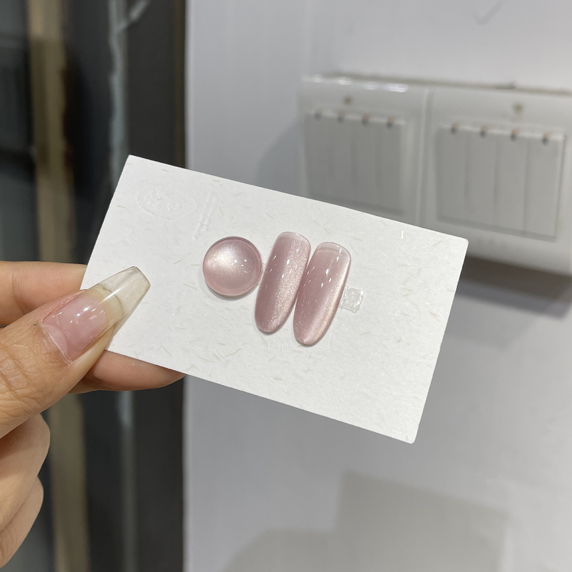 Venta caliente transfronteriza pegamento para ojos de gato rojo hielo arte de uñas celebridades de Internet caliente tienda de uñas de uso común pegamento de esmalte de uñas de ojo de gato de cristal popular