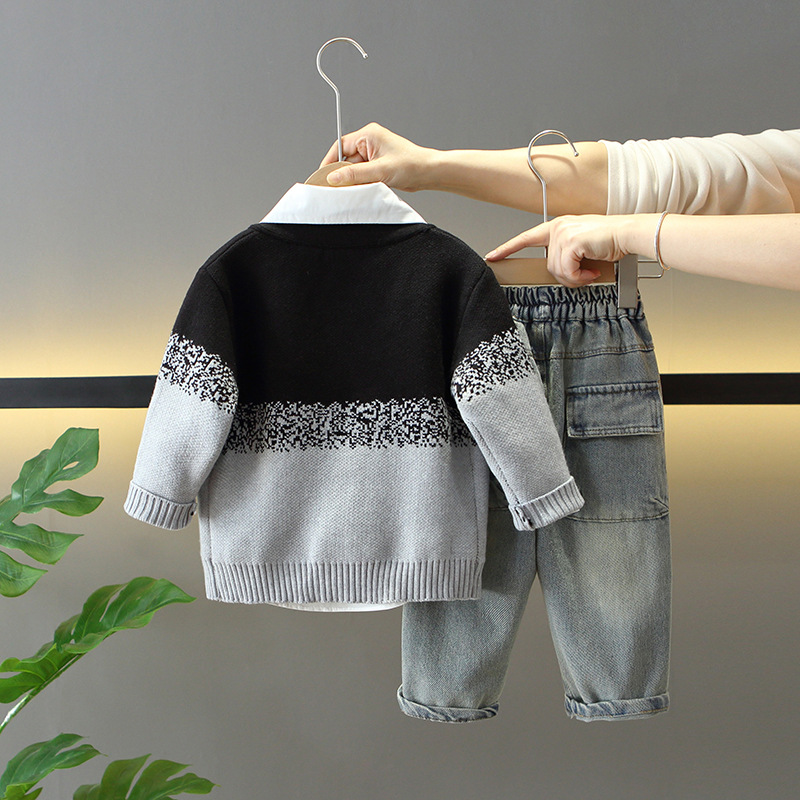 7670 traje de suéter de primavera para niños 2025 nueva ropa de primavera y otoño para niños suéter de punto de bebé de tres piezas de moda