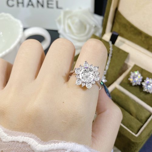 Live broadcast HW small crowd full diamond flower sunflower necklace female internet celebrity same style ring imitation zircon simple earrings set 