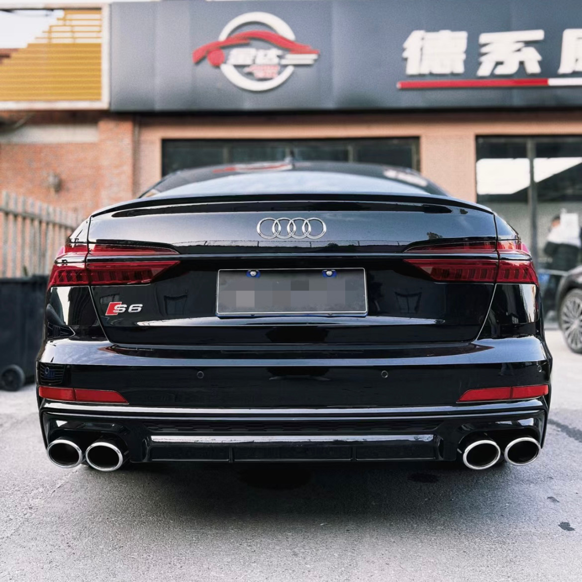 Suitable for 19-25 Audi C8A6 Modified S6 Rear Lip Four-Out Tail Throat Exhaust Rear Surround Black Warrior Kit