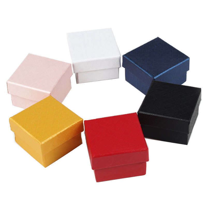 Ouyang Nana pequeño libro rojo plantación de hierba red roja PE película joyería caja de exhibición de almacenamiento collar de anillo de plata joyería curado