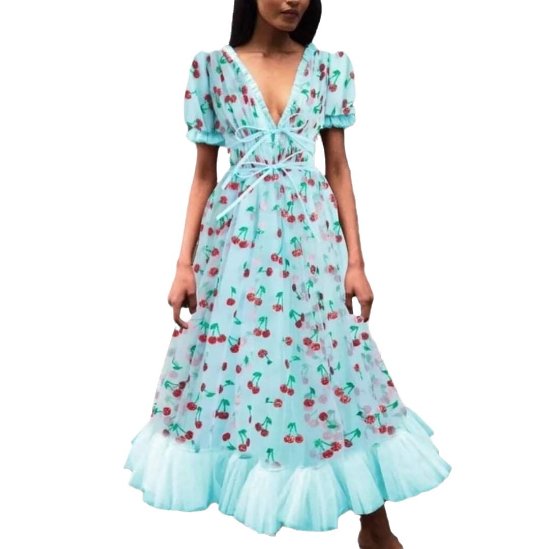 Vestido largo dulce con lentejuelas de corazón de cereza estilo francés, nuevo para primavera y verano 2025, con tirantes de malla, ajuste delgado y vestido moderno.