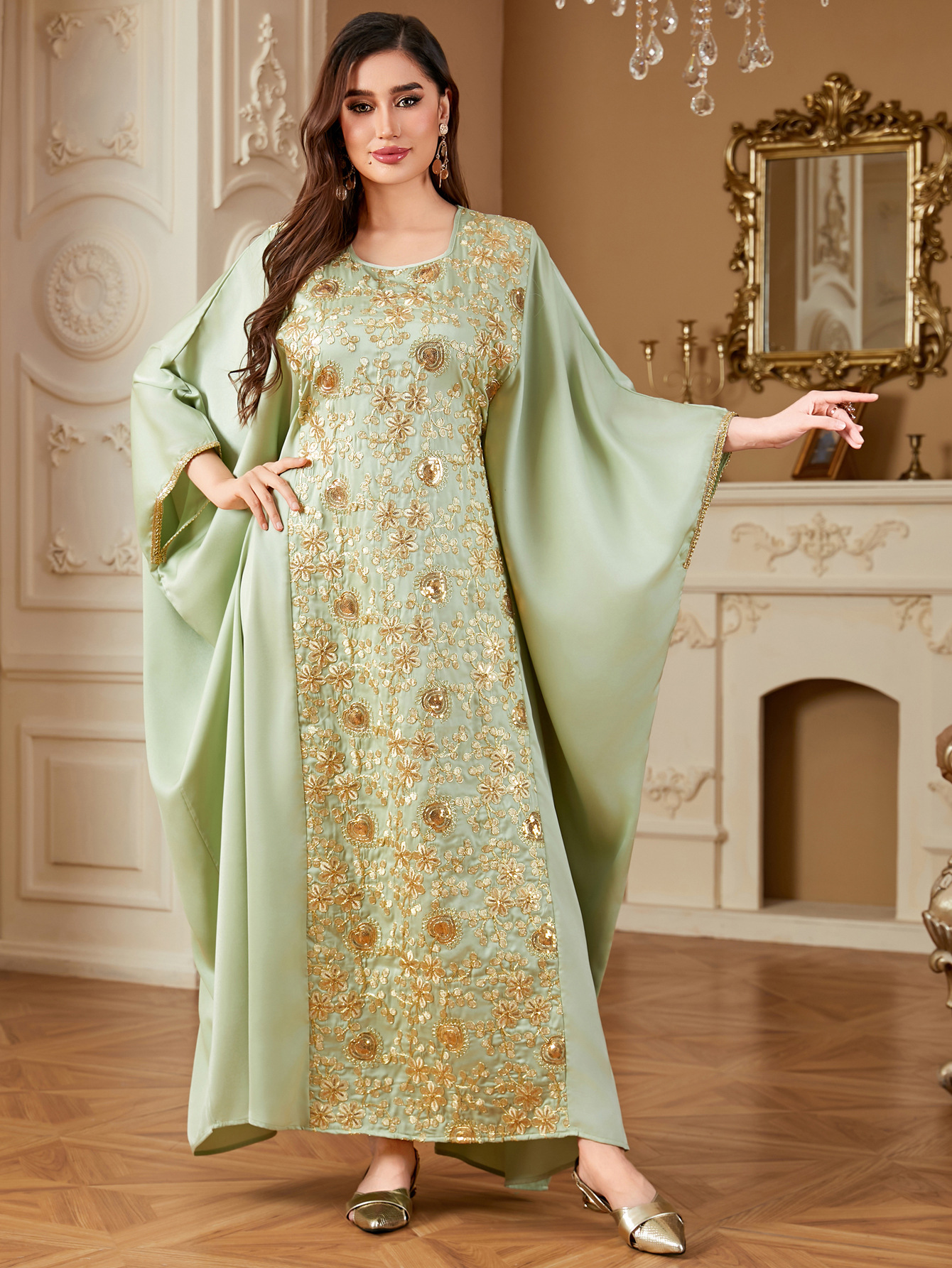 Embroidered Muslim Dress With Batwing Sleeves And Sequined Details_voghion.com