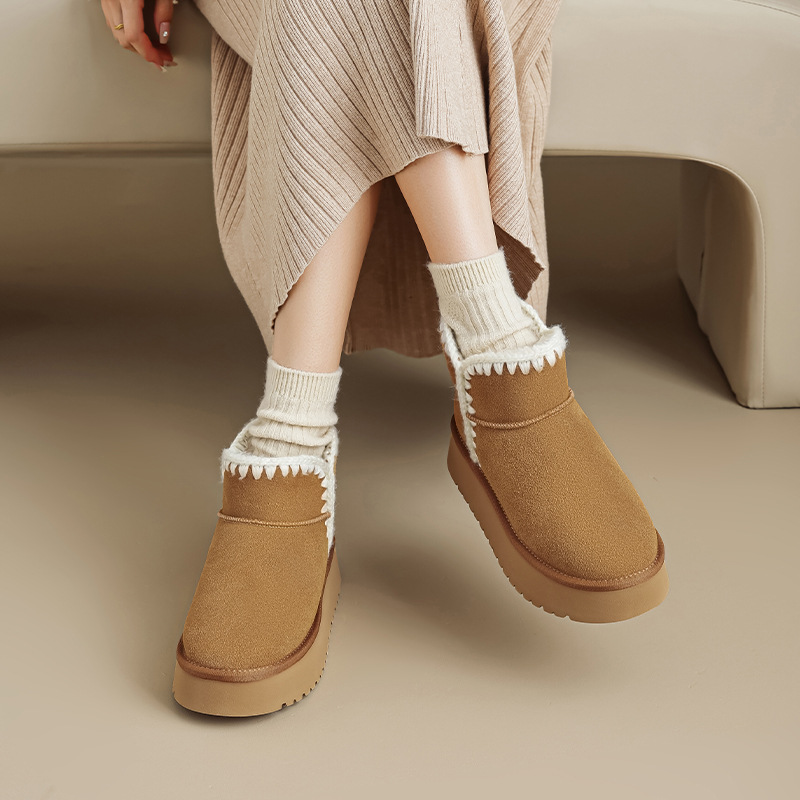 Botas de nieve para mujeres 2025 nuevo invierno de lana de un pie de pan de algodón botas casuales con suela gruesa