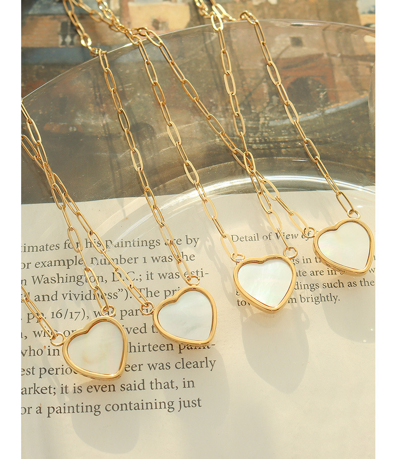 Korean Style White Sea Shell Peach Heart Necklace Female Titanium Steel Plated 18k Real Gold Necklace display picture 5