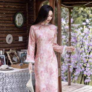 �����Nͬ���ɫ�ӽq�Ӻ��b���L�L������������p��Ů�͹��L��