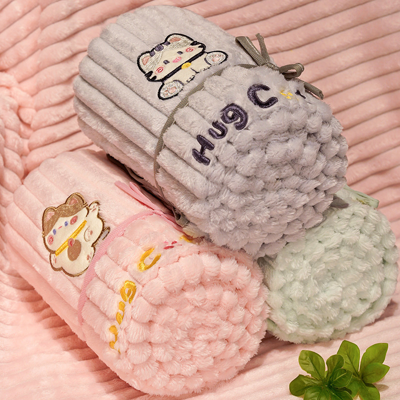 Almohada edredón de doble uso Oficina siesta aire acondicionado manta niños plegable almuerzo descanso coral manta de lana carga del coche