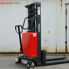 诺力半电动堆高车SPN1525X载重1.5吨半电动堆高车性能稳定