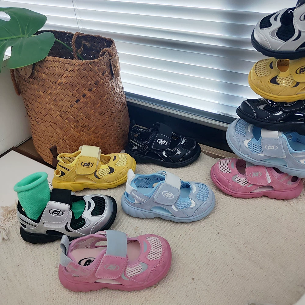 Детские полые дышащие спортивные сандалии 2025 летний мальчик мягкая подошва липучка повседневная обувь для девочек мелкая сетка сандалии