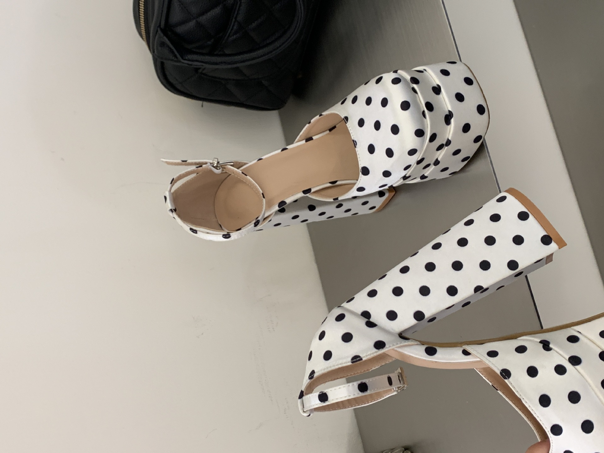 Sandal cao gót nữ mũi vuông hở mũi, gót to bản, đế platform, chất liệu satin chấm bi — màu đen chi tiết 14