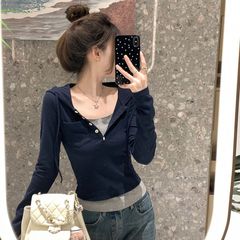 大码设计感纽扣连帽长袖t恤女2025秋季修身显瘦假两件小众上衣ins