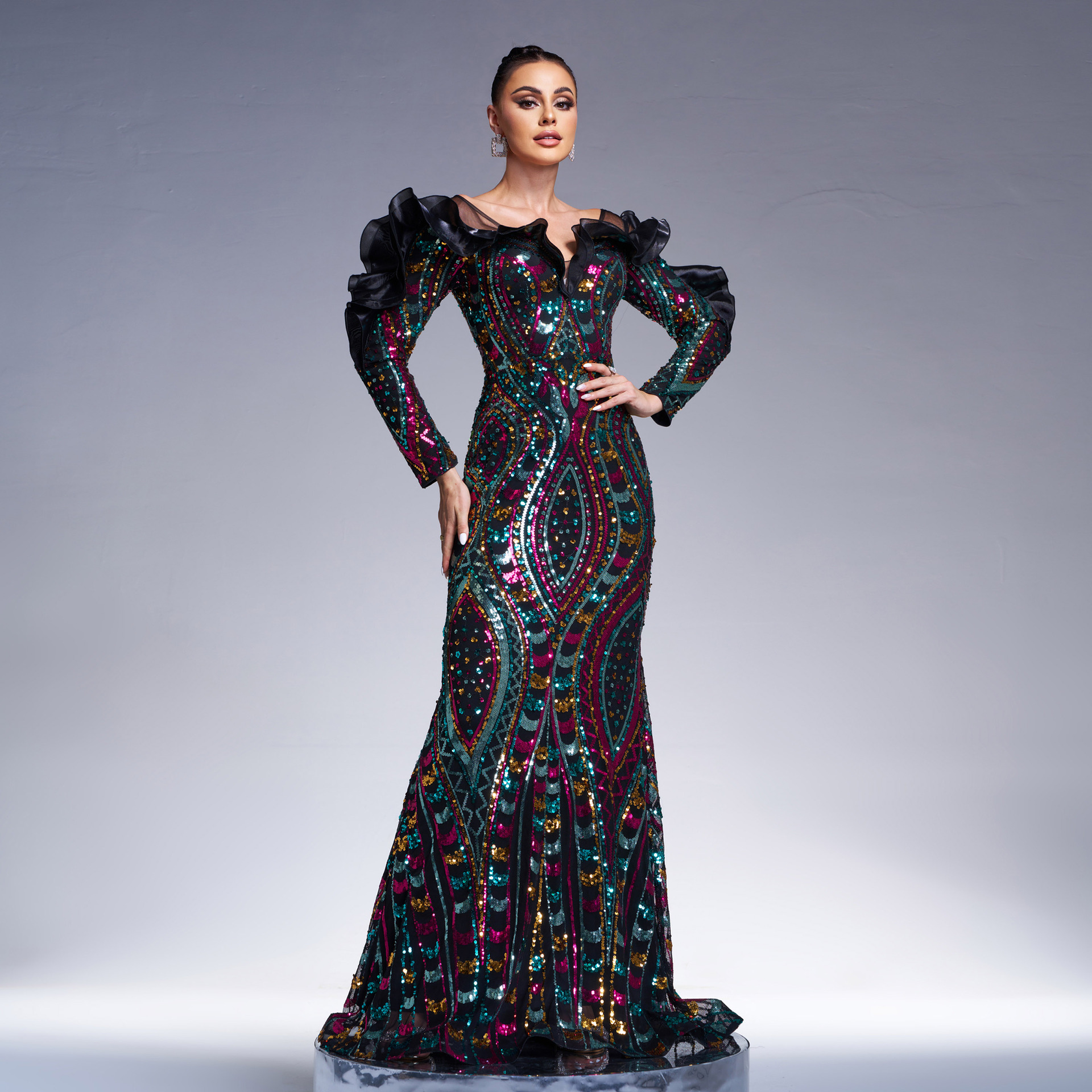 European And American New Long Sleeved V Neck Hollow Long Sequined Banquet Fishtail Evening Dress Bridesmaid Dress Dress Women_ecoleips.com