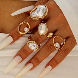 项链;戒指;耳环