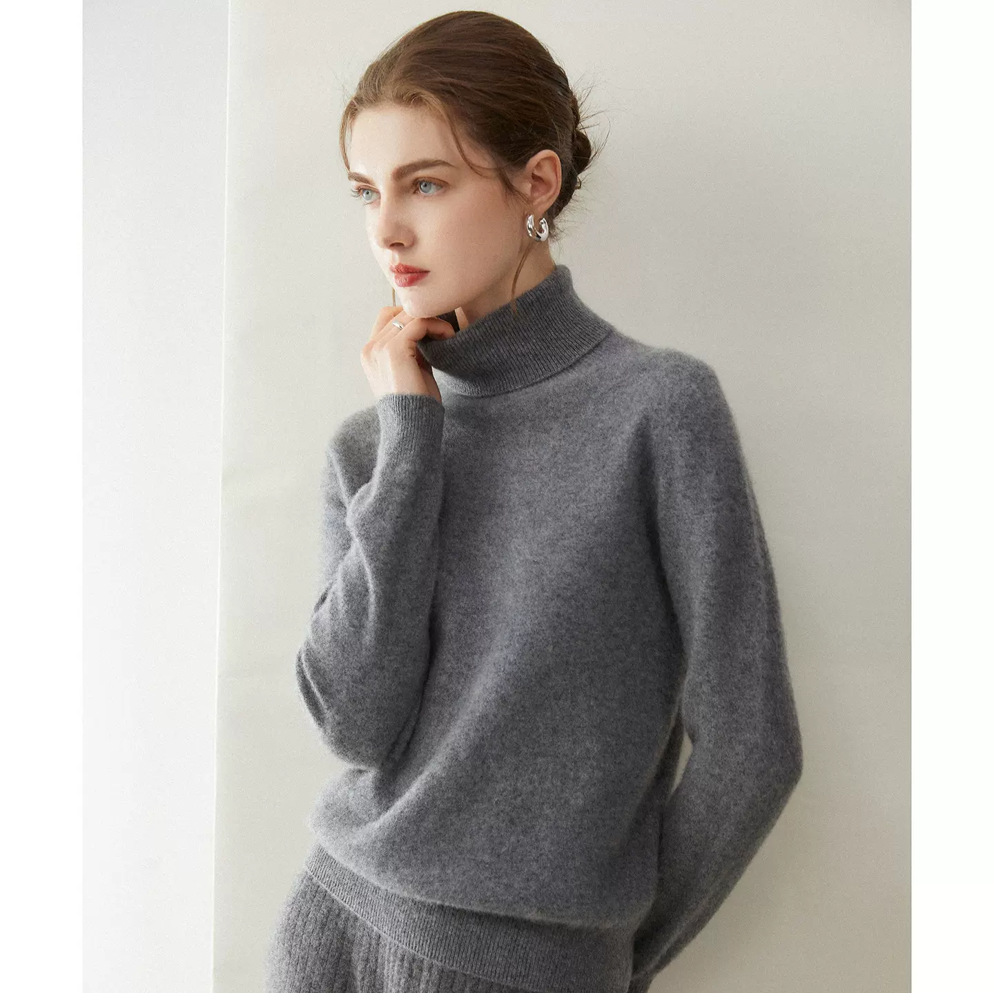 羊绒衫女100%纯山羊绒新款高领套头针织纯色打底保暖毛衣