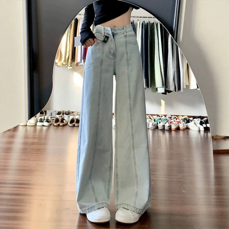 Light blue wide-leg jeans for women, straight cut, loose fit, slimming, petite-friendly, drapey, floor-length denim pants