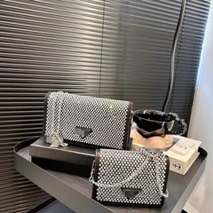 フルダイヤモンドミニスクエアバッグ、ダイヤモンドクロスボディ口紅バッグ、キーバッグ、ファッショナブルな輝くダイヤモンドスタイルバッグ、ボックス付き