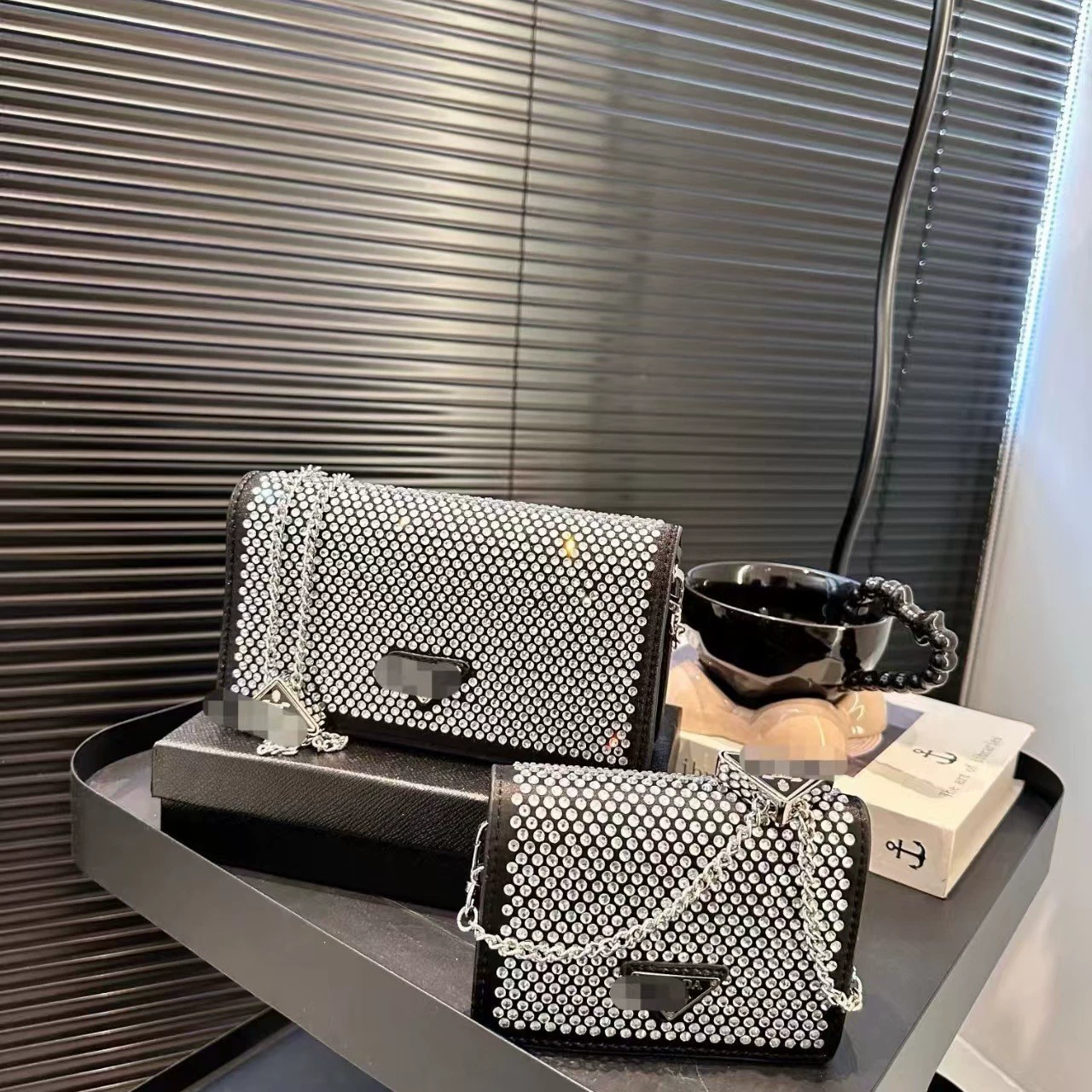 Мини-квадратная сумка с бриллиантами, сумка для помады через плечо, сумка для ключей, модная сумка со сверкающими бриллиантами, плюс коробка