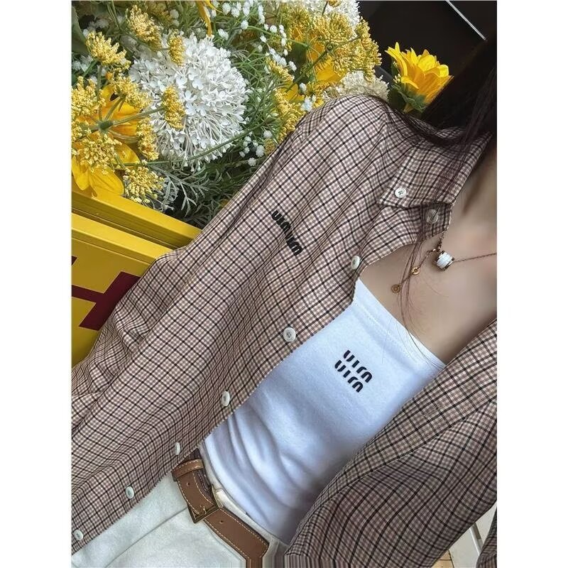 2024 새로운 여름 스타일 남성과 여성의 패션 편지 수 놓은 격자 무늬 긴팔 셔츠 옷깃 느슨한 캐주얼 긴팔 셔츠