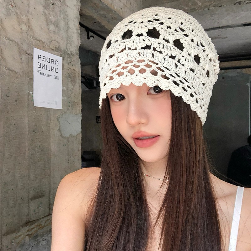 女性用の春夏の手織り中空つば帽子、エスニックスタイルのフックフラワー、タッセルストラップ、プルオーバーニット帽、多用途|undefined