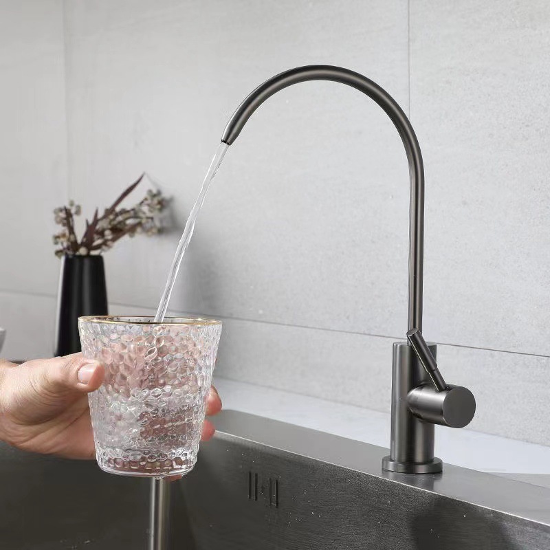 工場直売浄水器蛇口厨房家庭用のガチョウの首のきれいな蛇口はまっすぐに水を飲んで野菜のたらいを洗います。|undefined