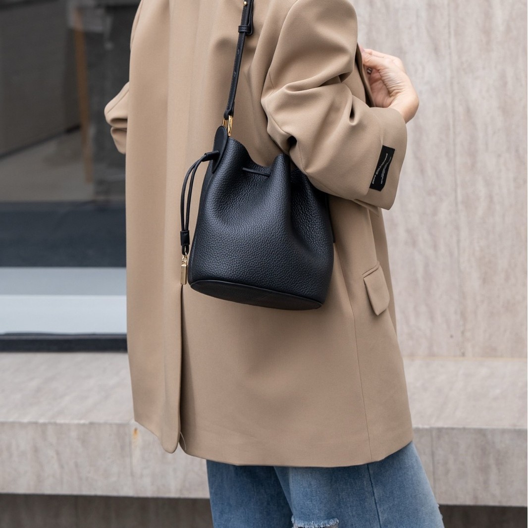 Spring/Summer New Genuine Leather Handheld Bucket Bag For Women - Luxury Designer Versatile Commuter Shoulder Bag - Thumbnail 3